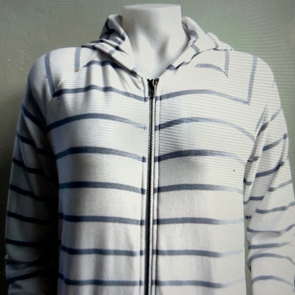 NWT Chaser Small Full Zip Hoodie Gray and White Striped - Picture 3 of 3